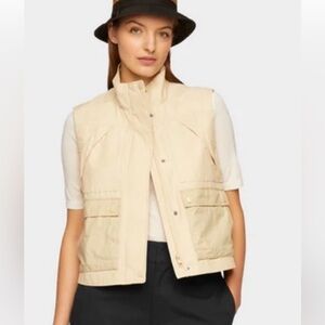 Tilley Utility Vest. Women’s small. NWT